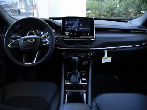 New 2025 Jeep Compass Latitude w/ Altitude Special Edition image 6