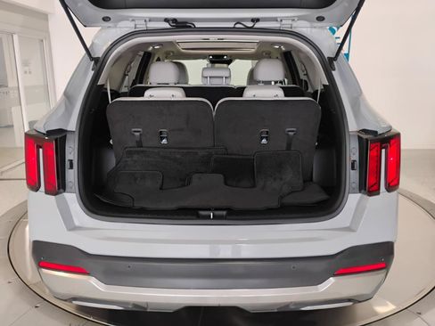 Used 2025 Kia Sorento S w/ Panoramic Sunroof Package FWD image 16