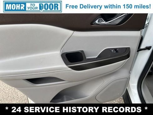 Used 2020 GMC Acadia SLT w/ Driver Alert Package II image 30