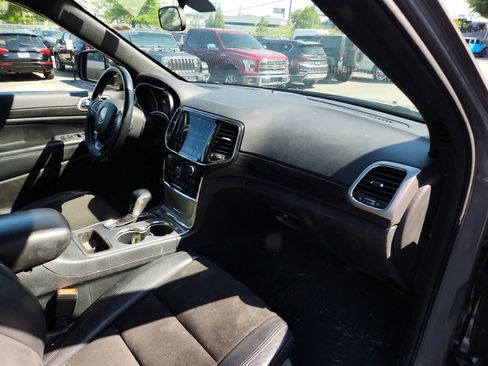 Used 2021 Jeep Grand Cherokee Laredo X RWD image 17