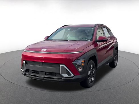Used 2025 Hyundai Kona SEL image 7