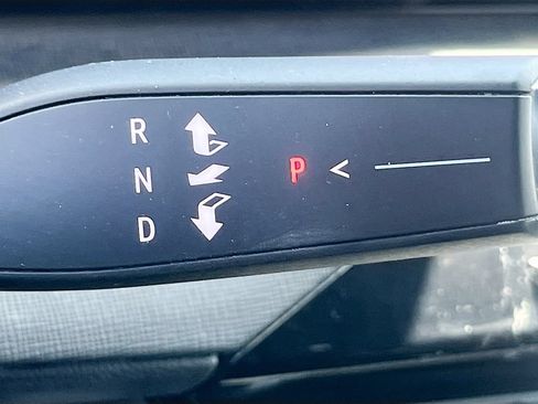 Used 2025 Buick Enclave Preferred FWD image 17