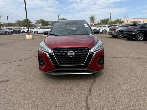 Used 2022 Nissan Kicks SR FWD image 2