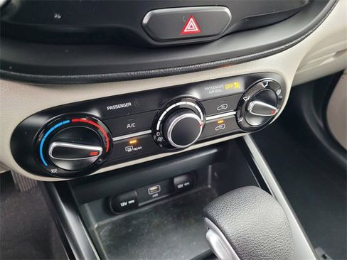 Used 2023 Kia Soul LX w/ LX Technology Package image 15