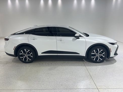 Used 2025 Toyota Crown XLE image 6