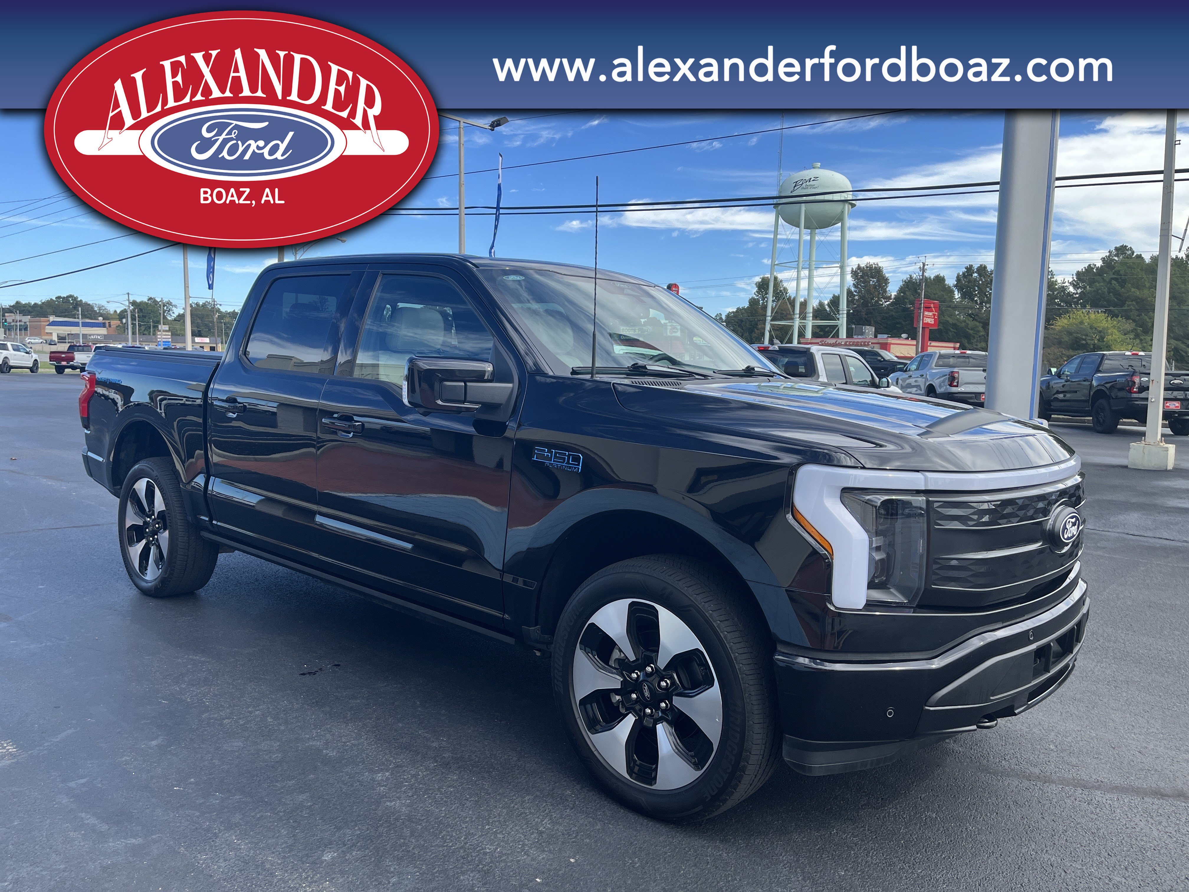 Used 2025 Ford F150 Lightning Platinum AWD/4WD image 3