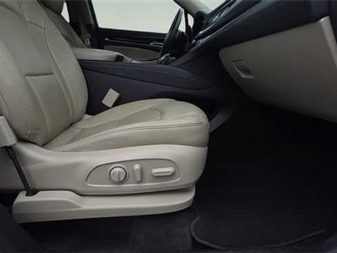 Used 2019 Buick Enclave Essence image 15
