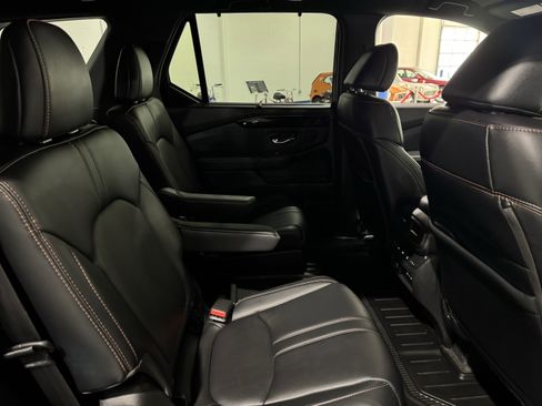 Used 2024 Honda Pilot TrailSport image 38