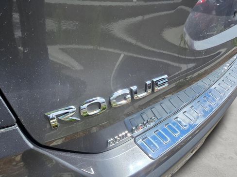 Used 2019 Nissan Rogue SV AWD/4WD image 16