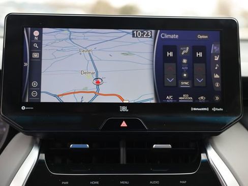 Used 2022 Toyota Venza XLE image 27