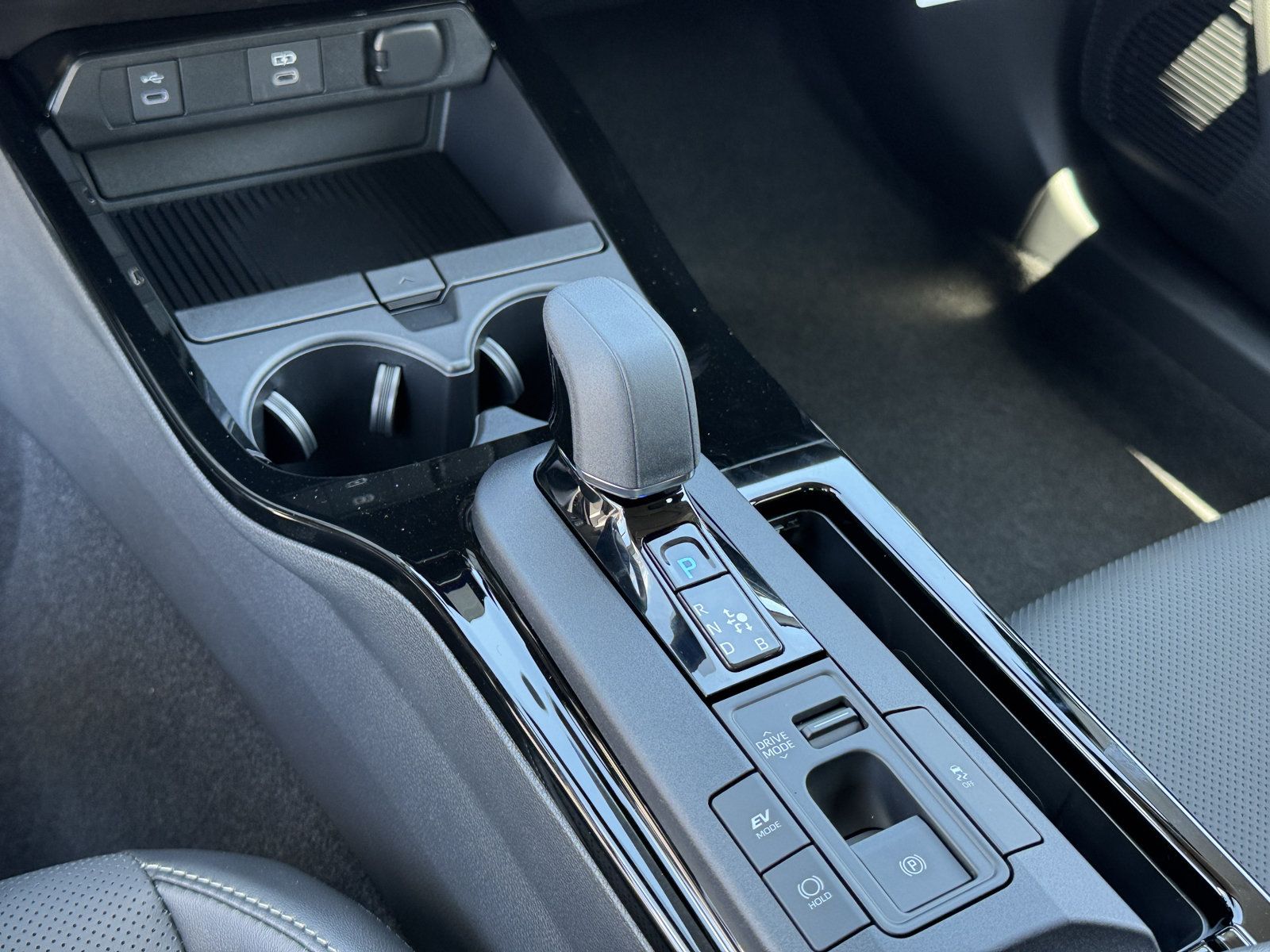 New 2027 Toyota Prius Limited FWD image 19
