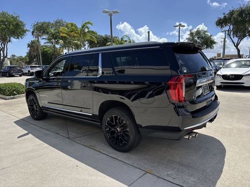 Used 2023 GMC Yukon XL Denali AWD/4WD image 12