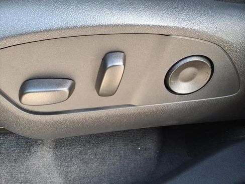 New 2026 Chevrolet Traverse LT image 15