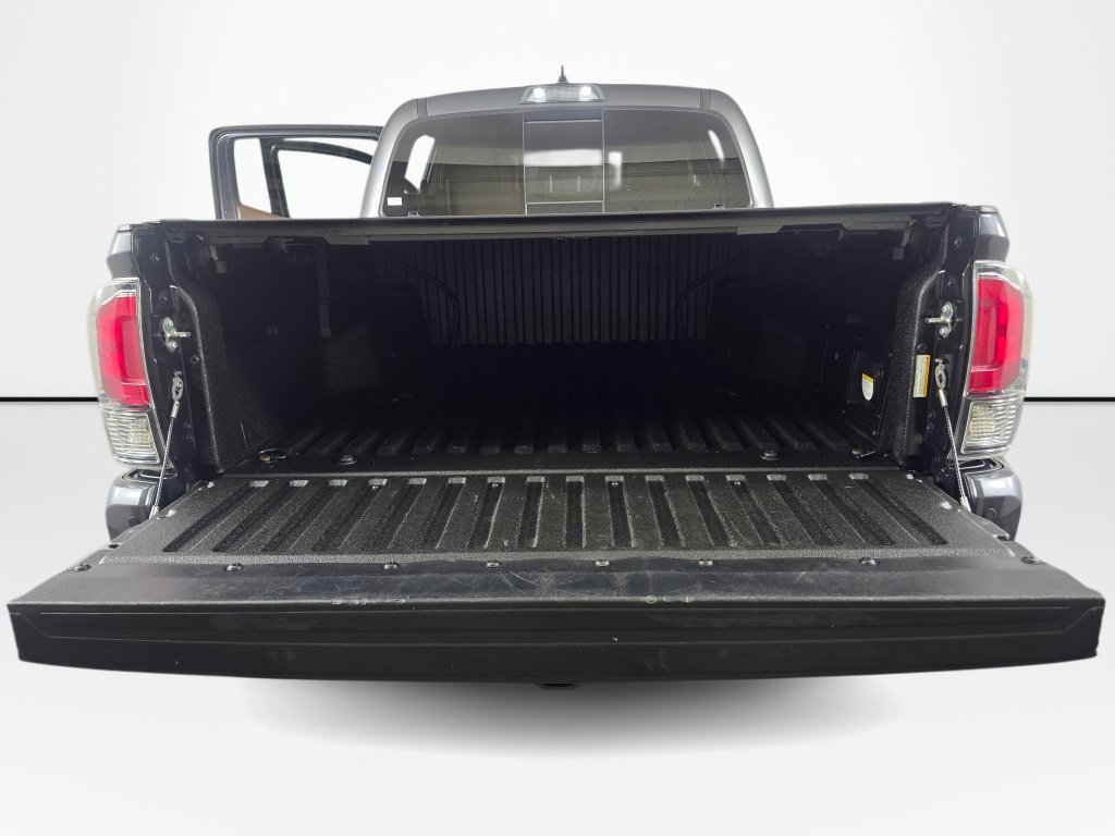 Used 2021 Toyota Tacoma Limited AWD/4WD image 12