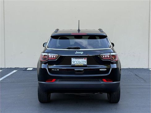 Used 2020 Jeep Compass Latitude w/ Popular Equipment Group image 5