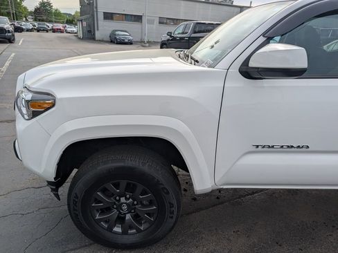 Used 2023 Toyota Tacoma SR5 AWD/4WD image 2