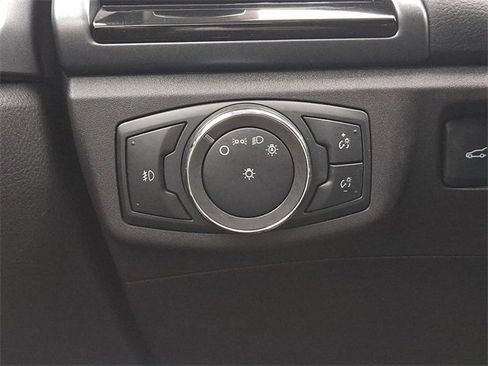 Used 2015 Ford Fusion SE w/ Equipment Group 201A image 23