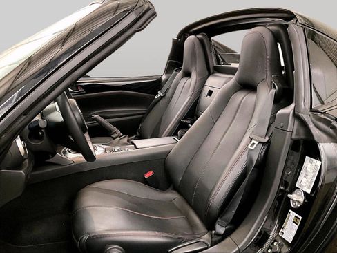 Used 2018 MAZDA MX-5 Miata RF Grand Touring image 24