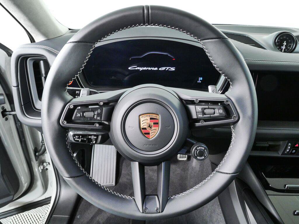 New 2026 Porsche Cayenne GTS AWD/4WD image 9