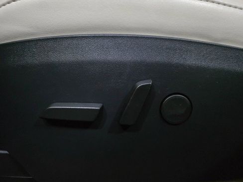 Used 2020 Tesla Model S Performance image 30