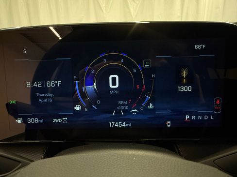 Used 2026 Chevrolet Equinox LT AWD/4WD image 13