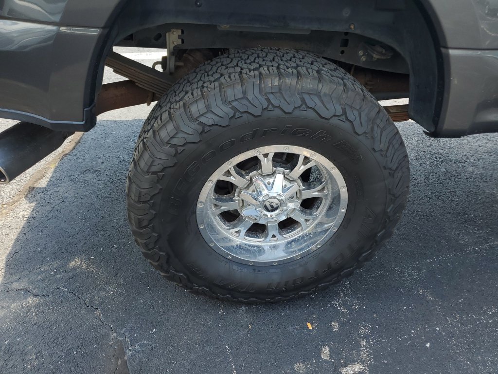 Used 2017 Ford F350 Platinum w/ FX4 Off-Road Package AWD/4WD image 6