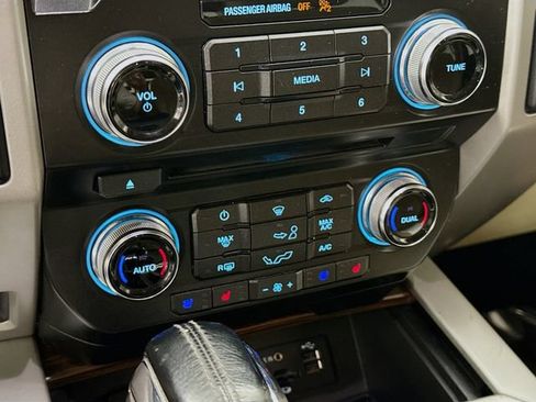 Used 2015 Ford F150 Lariat w/ Equipment Group 502A Luxury AWD/4WD image 15
