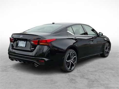 New 2025 Nissan Altima 2.5 SR image 4