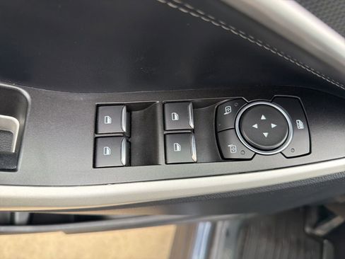Used 2021 Ford Explorer XLT w/ Equipment Group 202A AWD/4WD image 14