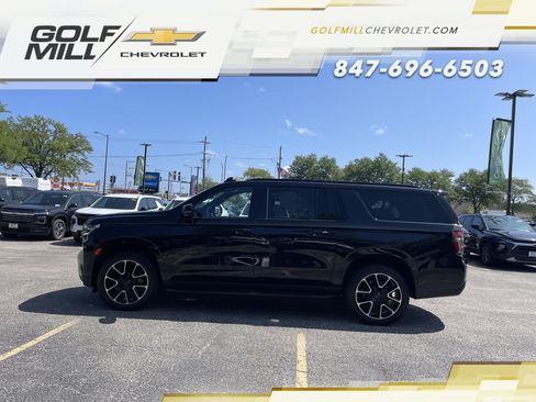 Used 2024 Chevrolet Suburban RST w/ Luxury Package AWD/4WD image 8