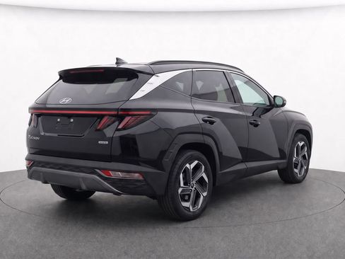 Certified 2022 Hyundai Tucson Limited AWD/4WD image 4
