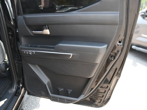 Certified 2025 Toyota Tacoma TRD Off-Road AWD/4WD image 18