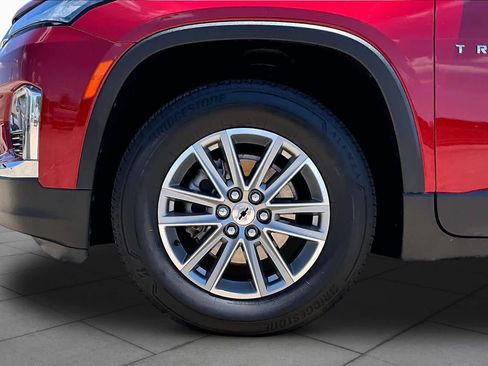 Used 2023 Chevrolet Traverse LT FWD image 10