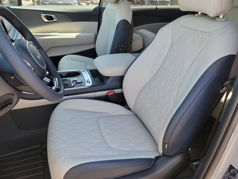 New 2026 Kia Carnival SX FWD image 4