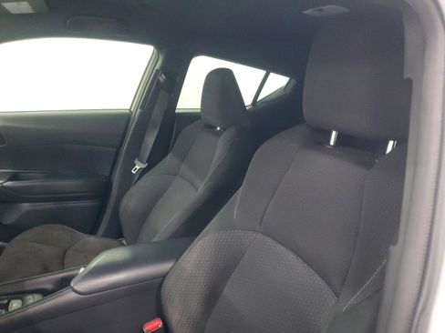 Used 2018 Toyota C-HR XLE image 18