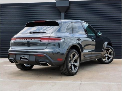 Certified 2025 Porsche Macan image 7