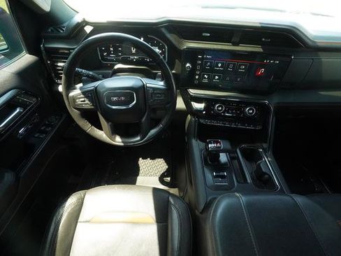 Used 2023 GMC Sierra 1500 AT4 w/ Technology Package AWD/4WD image 16