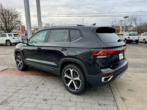 New 2026 Volkswagen Taos SEL AWD/4WD image 5
