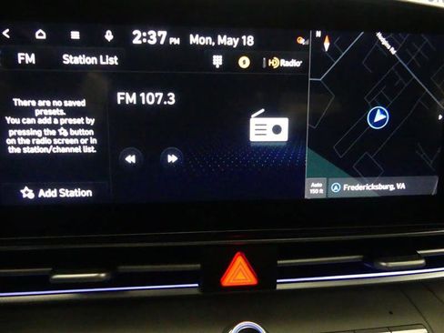 Used 2025 Hyundai Elantra SEL FWD image 11