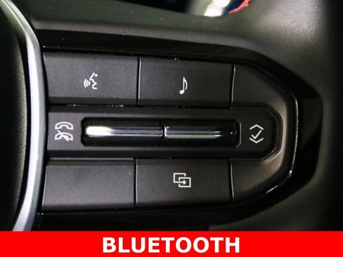 Used 2024 Chevrolet Colorado Z71 w/ Z71 Convenience Package 2 image 17