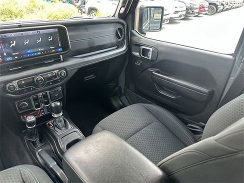 Used 2024 Jeep Wrangler Unlimited Rubicon 4xe image 14