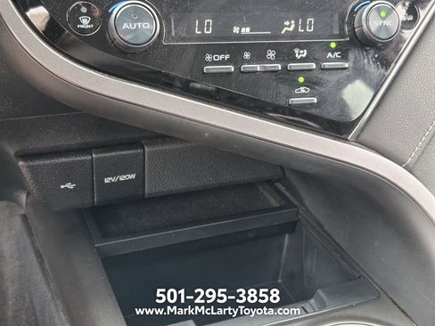 Used 2024 Toyota Camry SE w/ Cold Weather Package AWD/4WD image 19