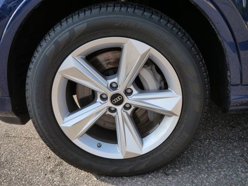 Used 2022 Audi Q7 3.0T Premium AWD/4WD image 15