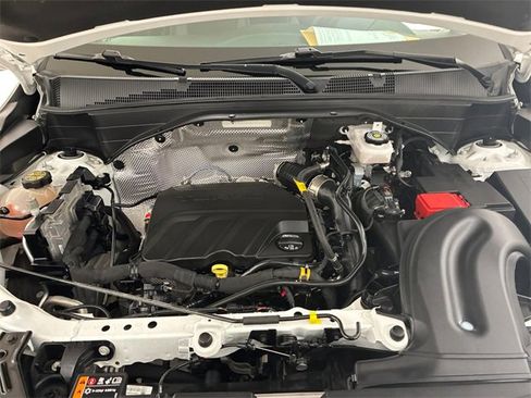 Certified 2022 Chevrolet TrailBlazer LT w/ Driver Confidence Package image 11