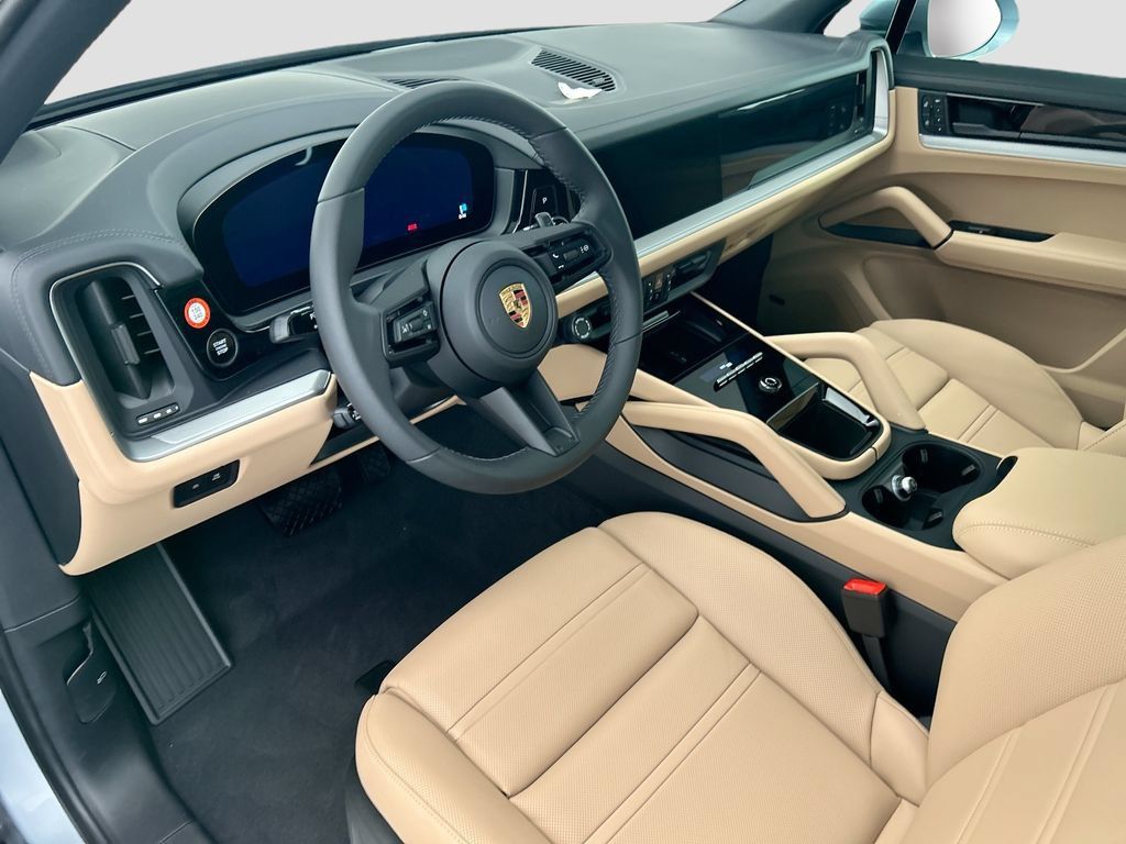 Used 2026 Porsche Cayenne AWD/4WD image 4