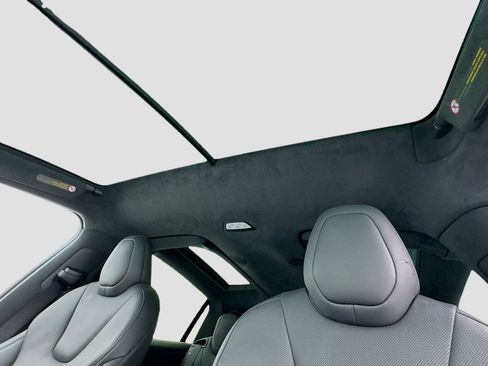 Used 2023 Tesla Model X Standard Range image 14