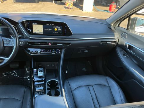 Used 2020 Hyundai Sonata Limited w/ Preferred Accessory Package image 16
