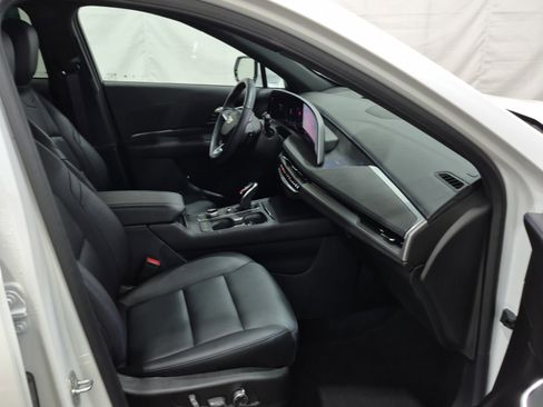 Used 2024 Cadillac XT4 Sport w/ Trailering Package AWD/4WD image 12