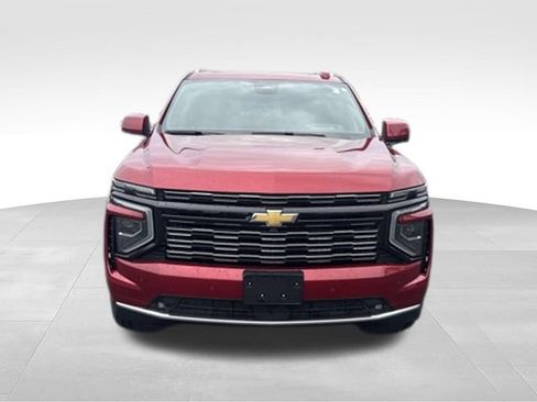 Used 2025 Chevrolet Suburban High Country AWD/4WD image 2