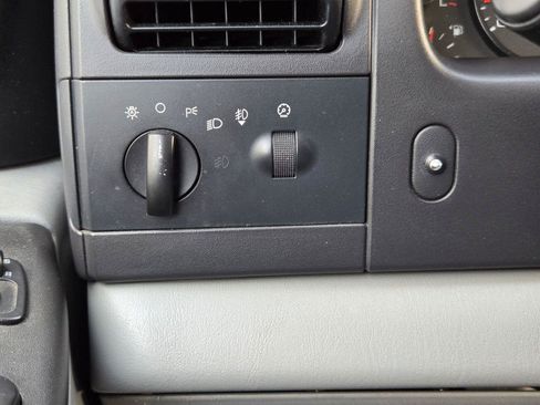 Used 2005 Ford F250 XL AWD/4WD image 22
